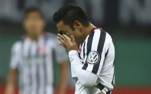 Marco Fabián queda fuera del Frankfurt