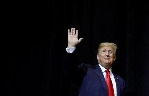 Planea Trump firmar decreto para imponer sanciones a compañías que interfieran en elecciones