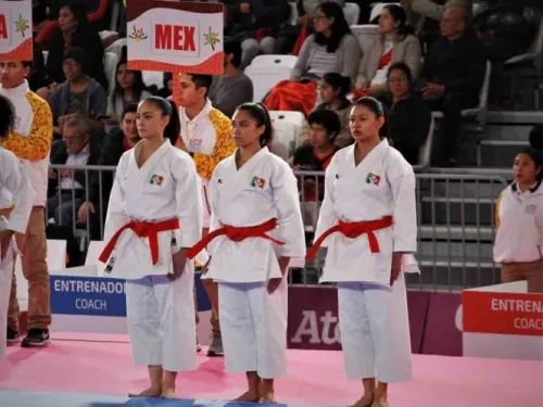 Poblana le da a México una medalla más de plata en Karate