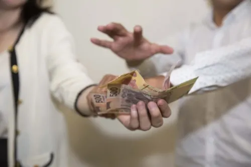 Aprueban reforma a Ley para frenar “violencia económica” contra mujeres