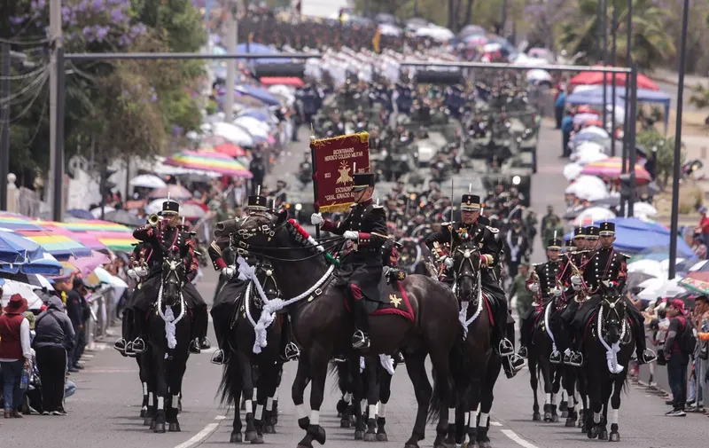 desfile-del-5-de-mayo-contingentes