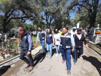 En Puebla capital, la actividad en panteones por Día de Muertos se desarrolló en orden
