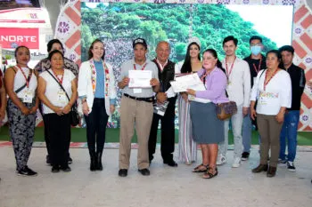 Reconoce Gobierno estatal el trabajo y participación de artesanos en la Feria de Puebla