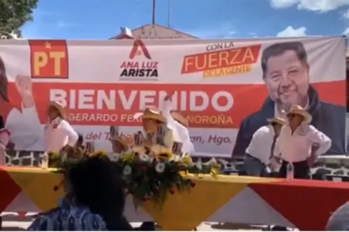 Otra vez agarran a ‘huevazos’ a Fernández Noroña; ahora en Singuilucan