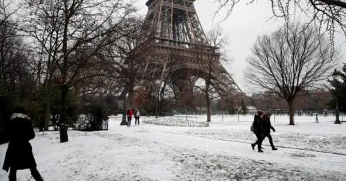 Declaran alerta por tormenta invernal en Francia