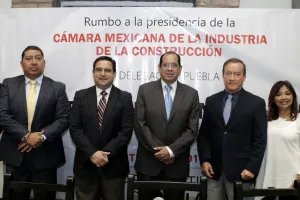 Hernández González levanta la mano para dirigir la CMIC en Puebla