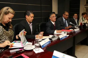 Maldonado y Alarcón coordinarán esfuerzos en el sector educativo