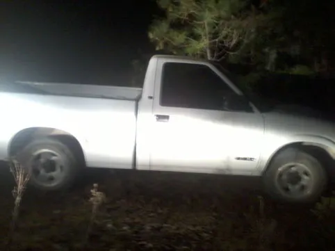 Policías Estatales recuperaron camioneta que al parecer cuenta con reporte de robo