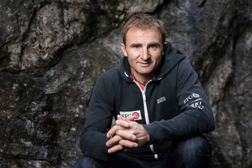 Muere Ueli Steck, “La Máquina Suiza”, tras accidente en el Everest