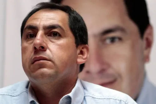 Acusan que detrás de los grupos de la comunidad LGBTTTI está Rivera Vivanco