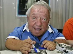 Muere actor que dio vida a R2-D2 en Star Wars
