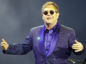 Elton John publicará su autobiografía en 2019