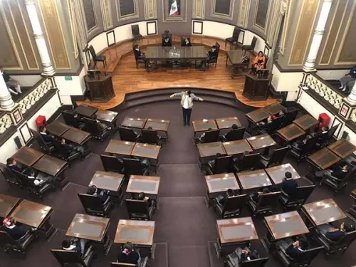 El Congreso Poblano que Habita aún en el Rincón más Oscuro del Siglo Pasado