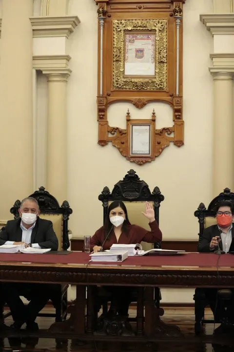 Cabildo Poblano reconoce 80 asentamientos irregulares y restituye predio en La Resurrección