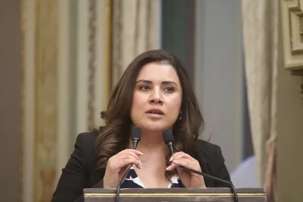 Laura Zapata Martinez