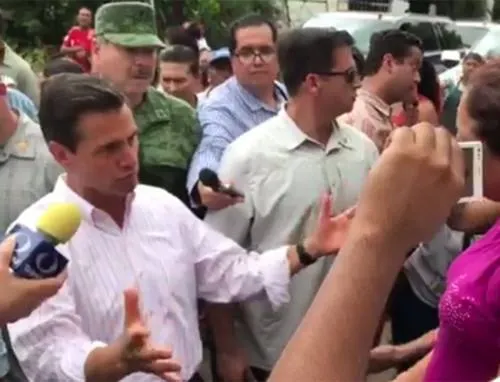 Peña Nieto recorre municipio de Chiapas afectado por el sismo