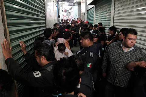 Zafarrancho en el tianguis de La Piedad