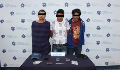 Detiene policía municipal a tres probables asaltantes de transporte público