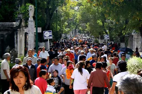 Supervisan avances del crematorio del Panteón Municipal