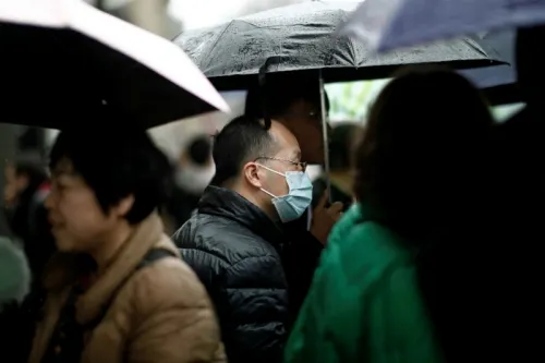 Sube a 212 cifra de muertos por coronavirus en China