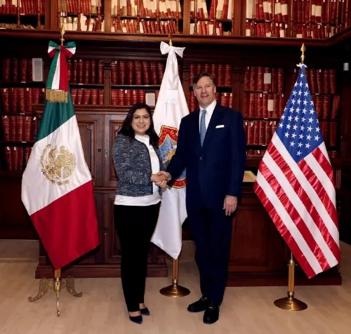 Intercambios comerciales y turísticos pactan embajador de EU y Rivera Vivanco