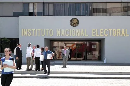 Existen vías legales para que partidos donen prerrogativas a damnificados: INE