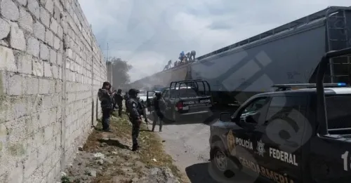 Policías frustran saqueo a tren en Cañada Morelos