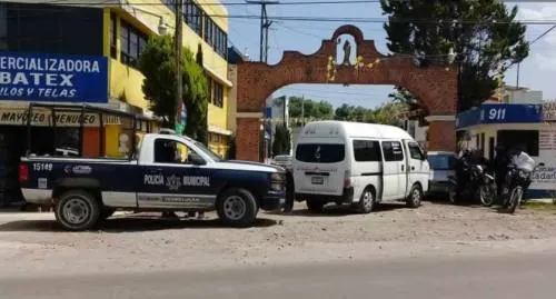 Asaltantes le disparan a un pasajero del transporte público en San Martin Texmelucan