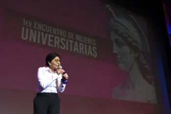 El medio digital aísla y deshumaniza: Olimpia Melo Cruz