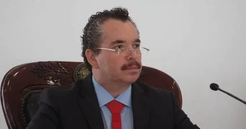Magistrado aclara que no favoreció a la MEA durante una reunión con mujeres periodistas