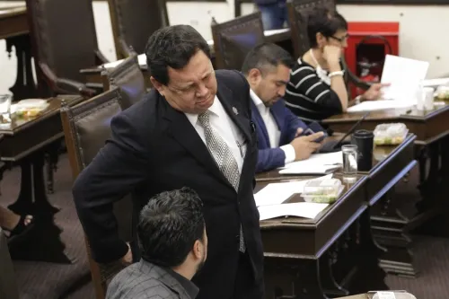Retiran presidencias de comisiones a Espinosa Torres y Alonso Granados