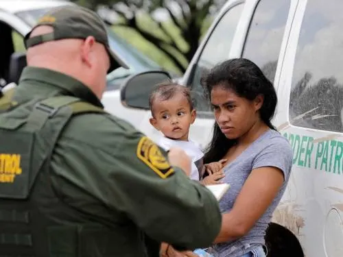 Migrantes demandan a Trump en EU por separación de familias