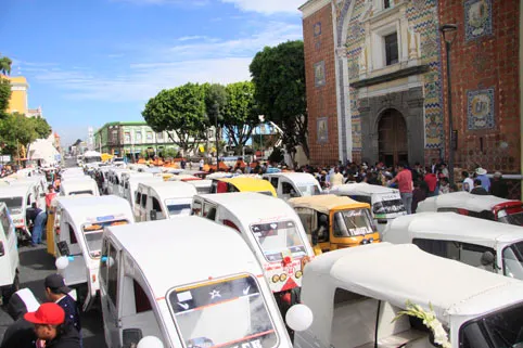 Mototaxistas amenazan a los nuevos taxistas