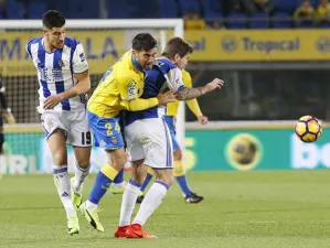 Vela y la Real Sociedad ganan con lo mínimo a Las Palmas