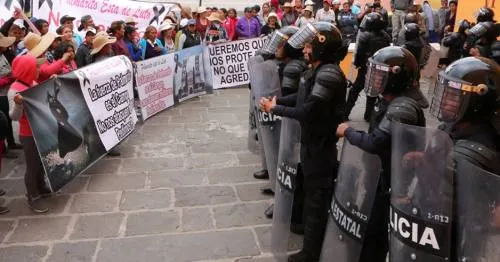 Manifestantes de Palmarito acusaron que 5 personas fueron detenidas afuera de Casa Aguayo