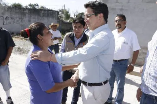 Sedeso entrega material para rehabilitación y construcción de vivienda