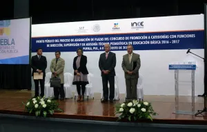 Entrega SEP plazas para educación básica