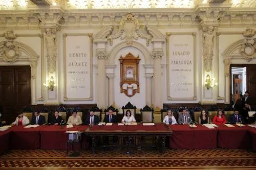 Encabeza Rivera primera sesión extraordinaria de Cabildo; toma protesta a nuevos funcionarios