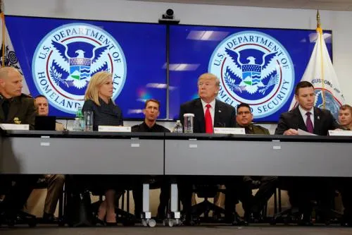 “Quiero un muro real, no uno pequeño”: Trump