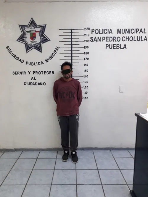 Detiene policía de San Pedro Cholula a presunto ladrón de motocicleta