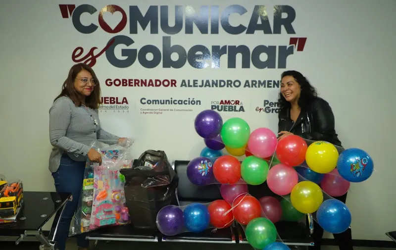 sedif-pue-voluntariado-com-soc-entrega-juguetes
