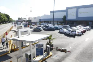Polémica en el cobro de estacionamientos ha frenado inversiones