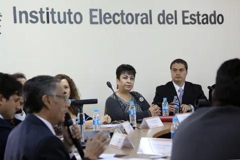 Consejeros toleran propaganda ilegal de funcionarios