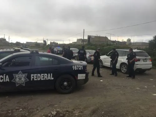Policía Federal se enfrentó a asaltantes en Esperanza; recuperó 5 autos robados