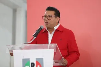 Recurre Néstor Camarillo a pobladores de El Molino para defender su senaduría indígena