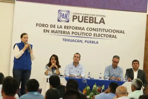Alonso encabeza Foro de Reforma Constitucional en Materia Político Electoral en Tehuacán