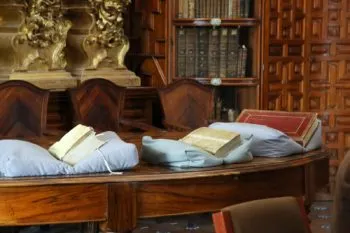 Identifica Museos Puebla conjunto de manuscritos medievales en Biblioteca Palafoxiana