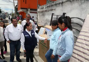 SMDIF entrega muebles a familias afectadas por inundaciones