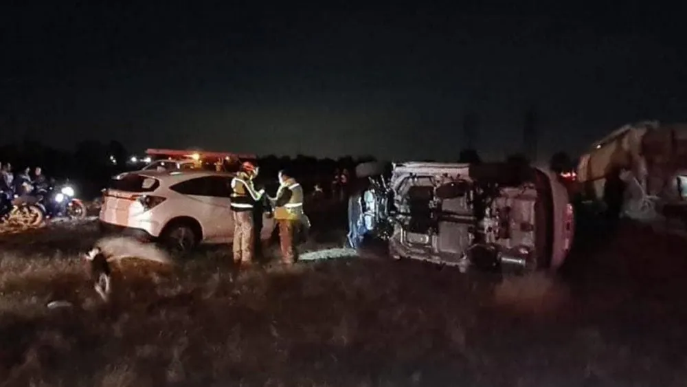 Descarrilan tren de carga con vehículos en Silao, Guanajuato
