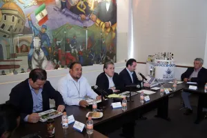 Gobierno y productores de mezcal definen estrategias de desarrollo